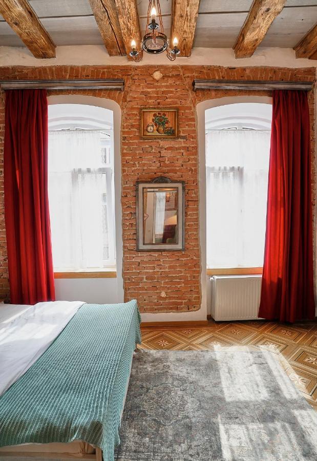 1881 Brasov Old Town Apartments Екстериор снимка